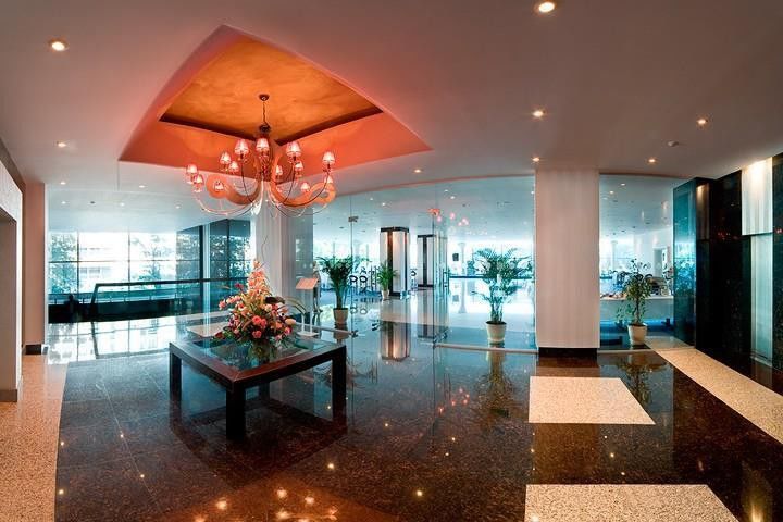 Intourist Hotel Zaporizhia Екстериор снимка