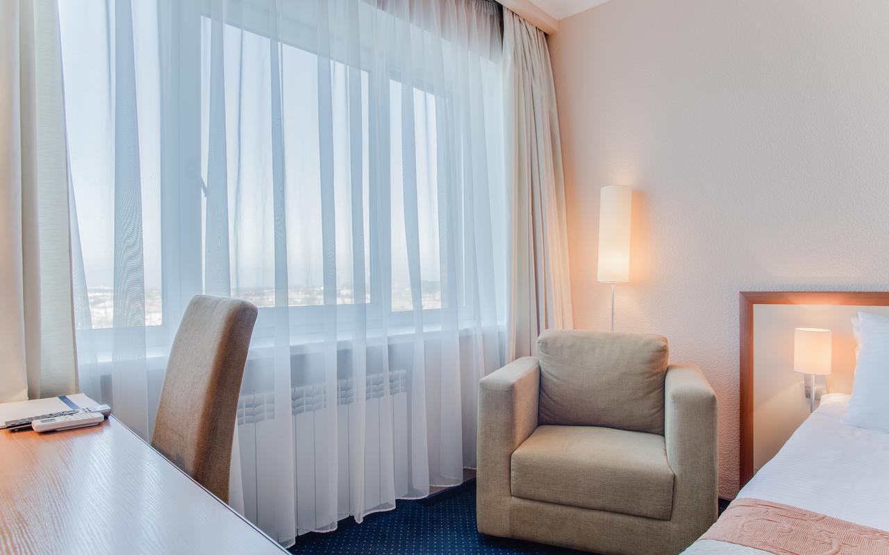 Intourist Hotel Zaporizhia Екстериор снимка