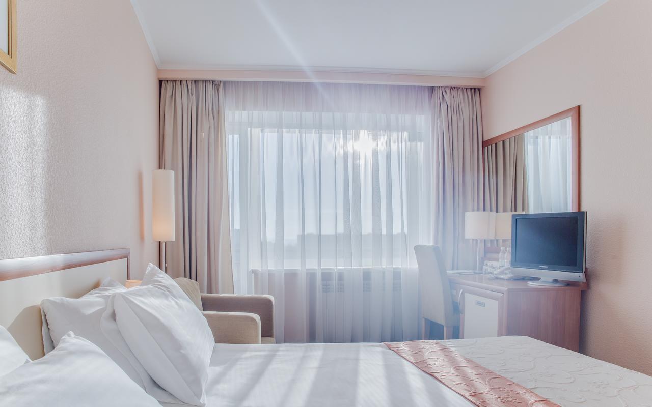 Intourist Hotel Zaporizhia Екстериор снимка